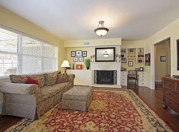 5th image of 5955 Royal Crest Dr