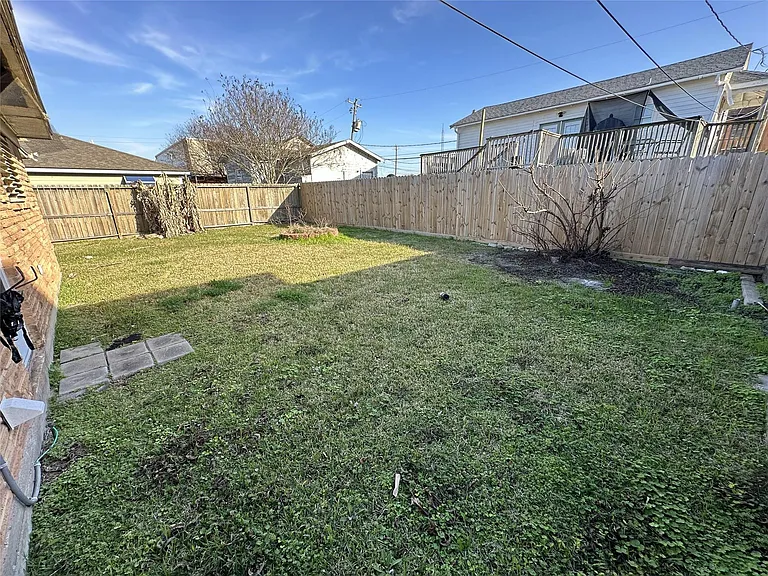 4511 Avenue R 1/2 — Photo 18