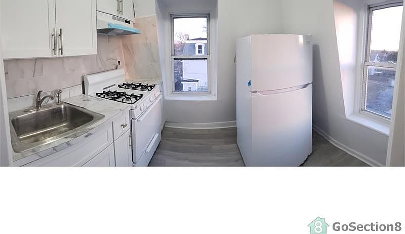 1st image of 95 Anderson Ave Floor 3