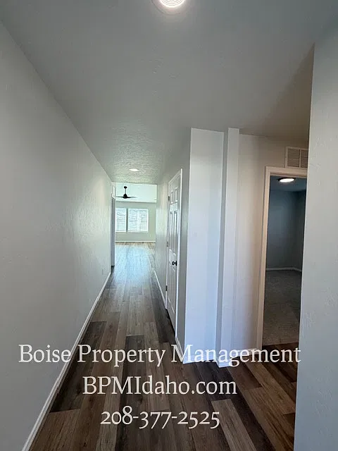 3 bed, 1364 sqft, $2,295 — Photo 2