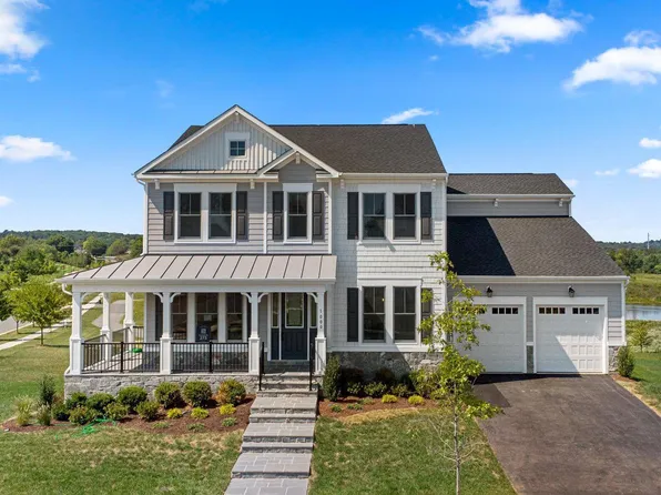 1000 Kalaris Pl SE, Leesburg, VA 20175