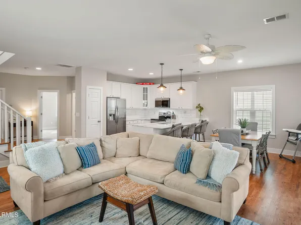 696 Bonito Dr, Saint Helena Island, SC 29920