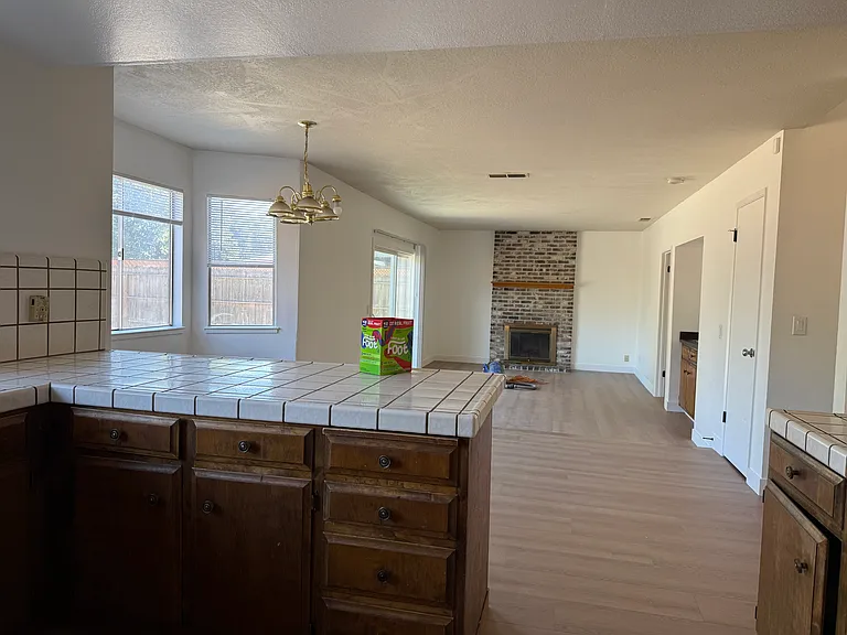 9116 Cornwall Dr — Photo 7