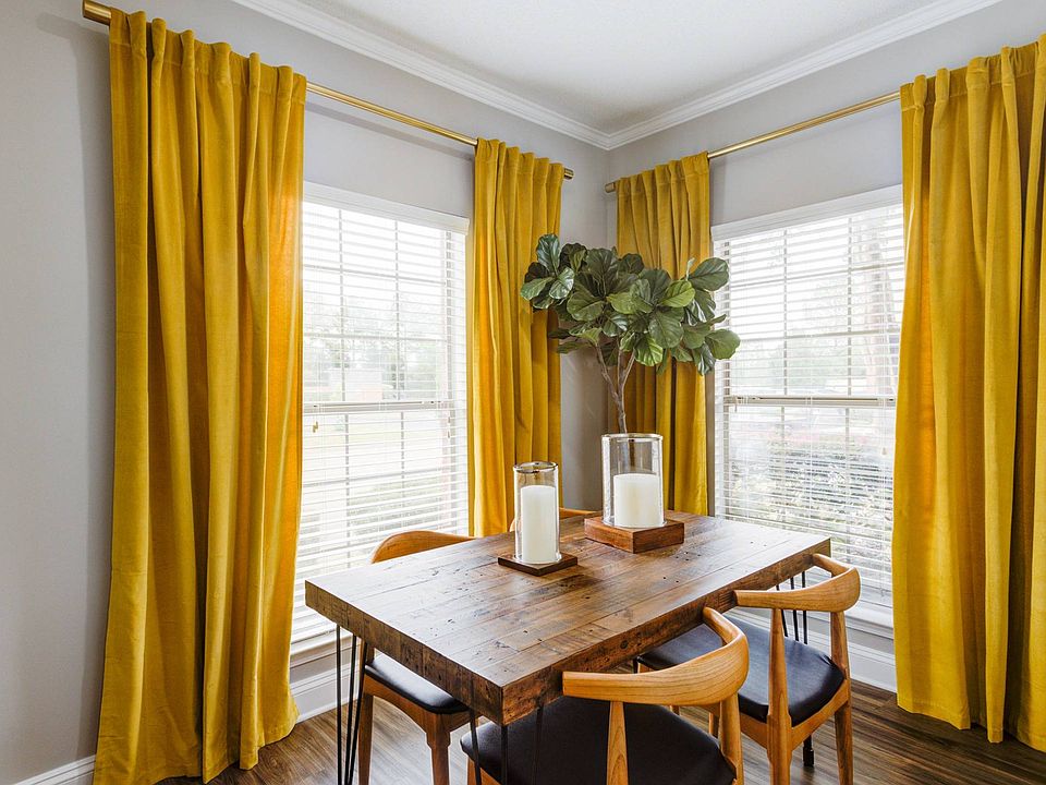 Charming Dining Area