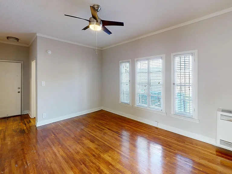 15Th - 2731 W. 15th Apts. — Photo 2