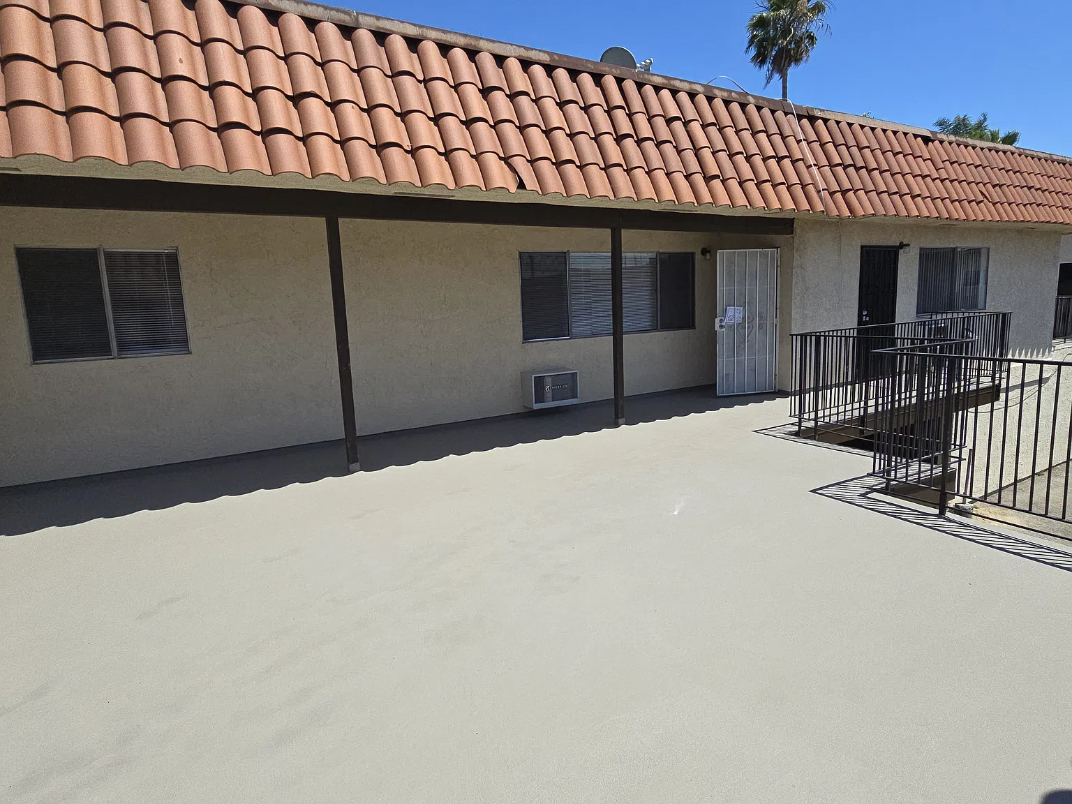 2 bed, 1000 sqft, $2,255 — Photo 2