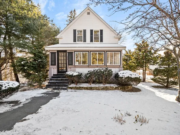 224 Pelham St, Methuen, MA 01844