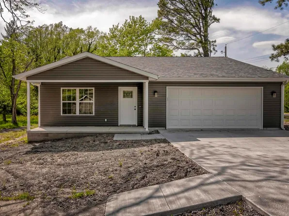404 S Richart St, Cambria, IL 62915