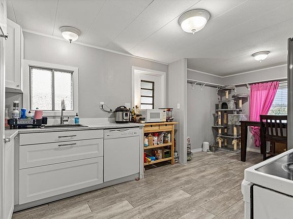 3rd image of 45640 Watson Rd #60