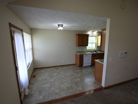 5th image of 2107 E Lee St