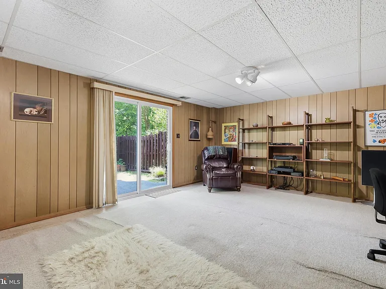 8350 Glastonbury Ct — Photo 26