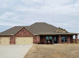 8732 NE Wolf Rd, Elgin, OK 73538