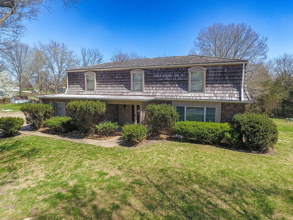 1st image of 224 Town And Country Ln