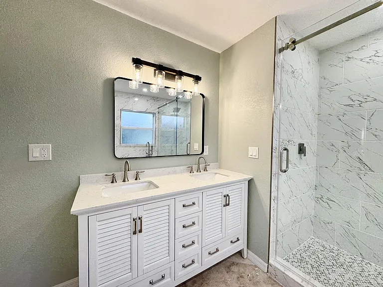 625 N Jackson Rd — Photo 16