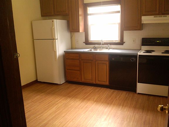 5th image of 519 Arminda Ave