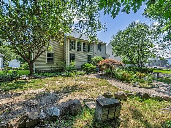 5th image of 24291 Rushmore Dr