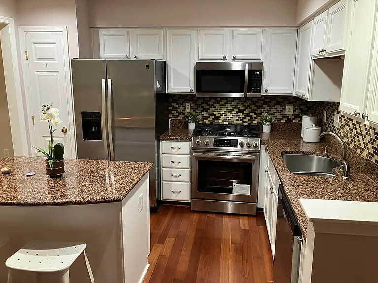 13722 Palmetto Cir — Photo 9