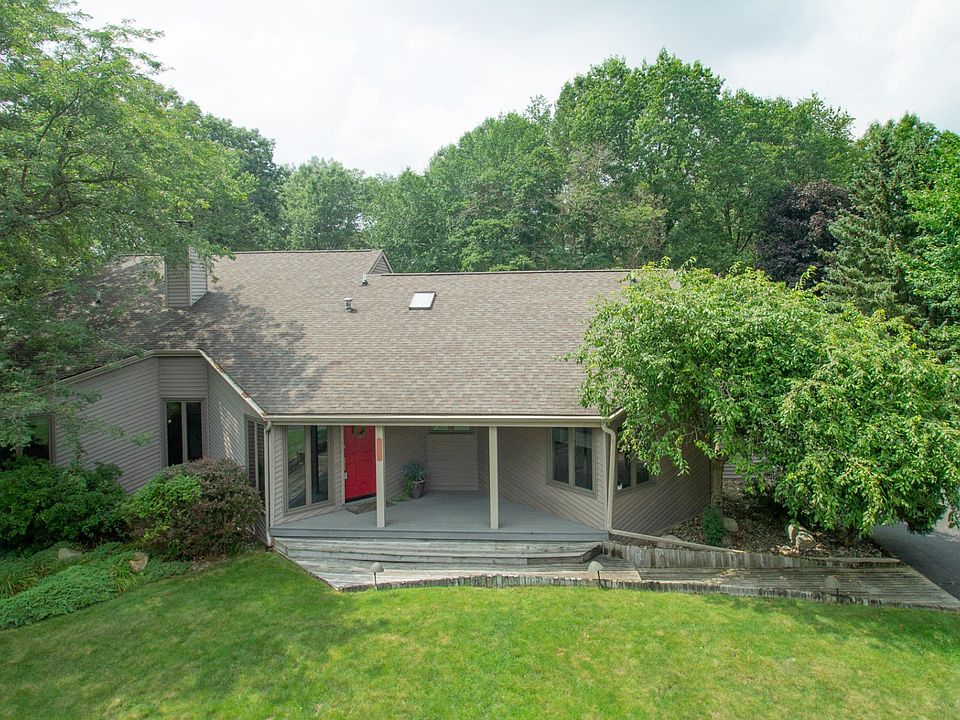 8246 Brookcrest-301
