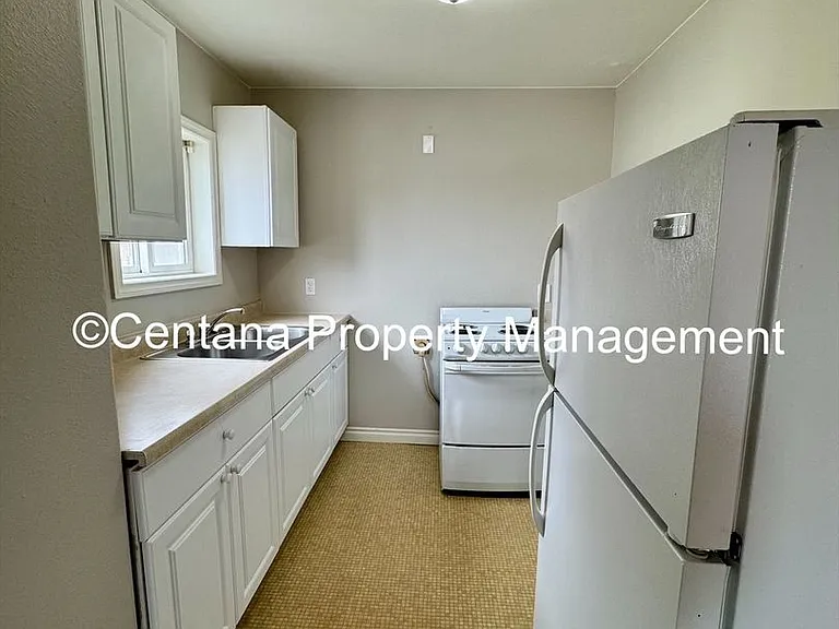418 E Second St — Photo 7
