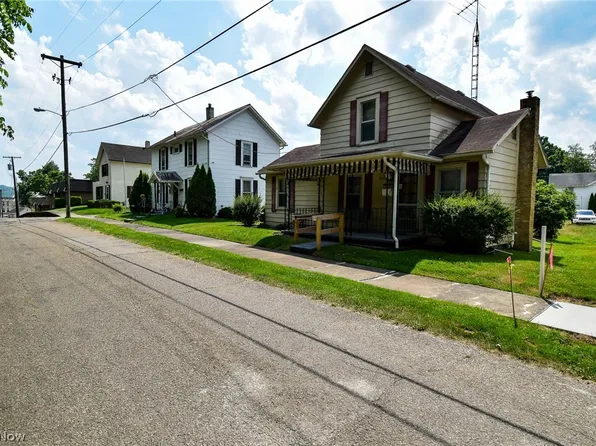 342 N Bridge St, Newcomerstown, OH 43832
