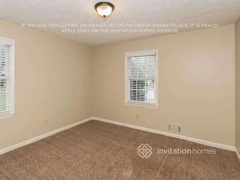 2764 Michelle Cir — Photo 12