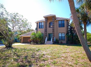 800 Golf Island Dr, Apollo Beach, FL 33572