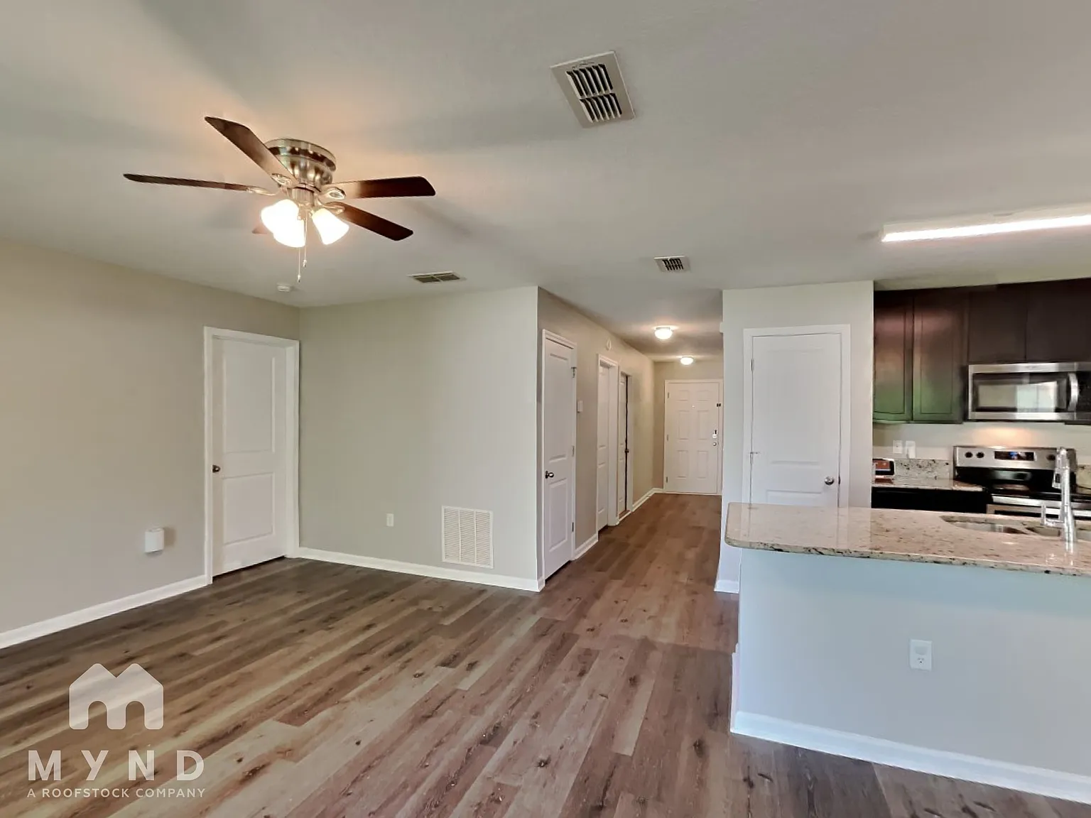 3 bed, 2.0 bath, 1306 sqft, $1,825 — Photo 4