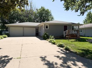 513 Iowa Ave SW, Orange City, IA 51041