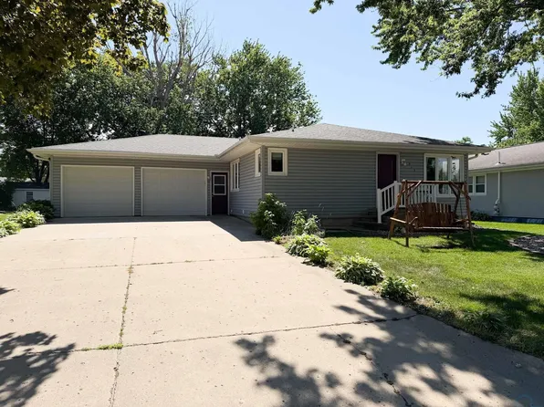 513 Iowa Ave SW, Orange City, IA 51041