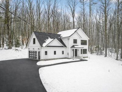 1595 U.S. 1 Route, Freeport, ME, 04032