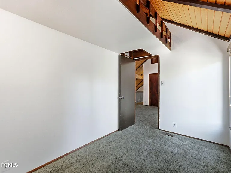19 Payday Dr — Photo 32