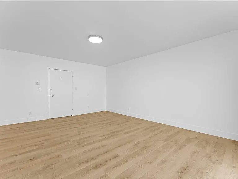 6615 Franklin Ave. — Photo 2