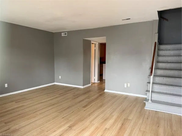 5715 Bramblegate Rd Unit F, Greensboro, NC 27409