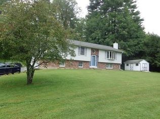 9 Lyman St, Granby, MA 01033