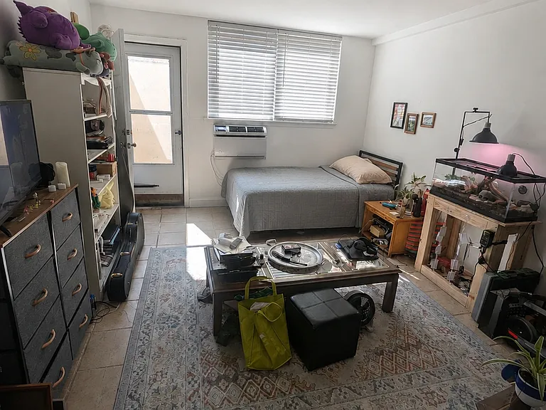Eliot Ave — Photo 1