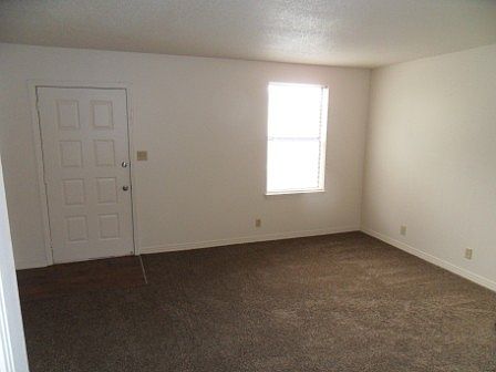 4th image of 106 Kingsbury Ct APT C