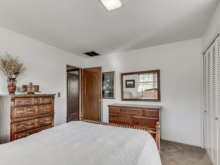 629 Montreal Dr — Photo 16