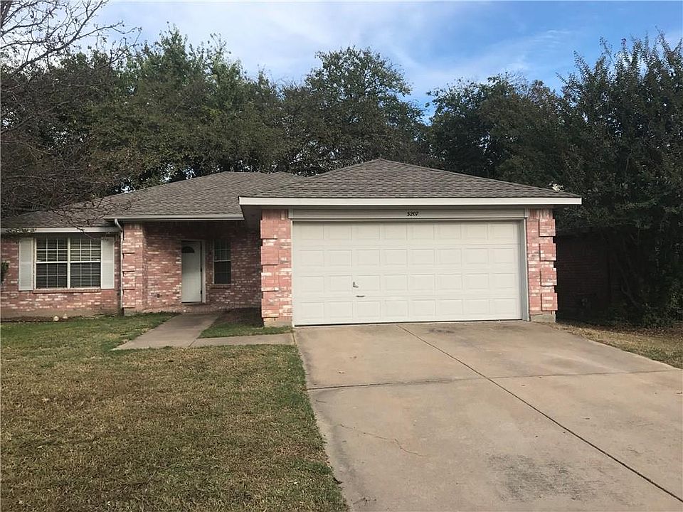 1st image of 3207 Kingsbury Dr