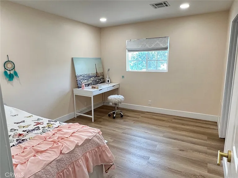 1432 N Catalina St — Photo 15