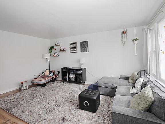 2nd image of 1 Oakwood Lane #2