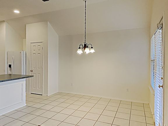 4th image of 15520 Adlong Dr