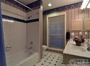 241 E Oakview Pl, Alamo Heights, TX 78209