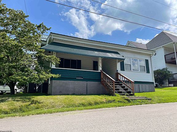 4th image of 608 College St