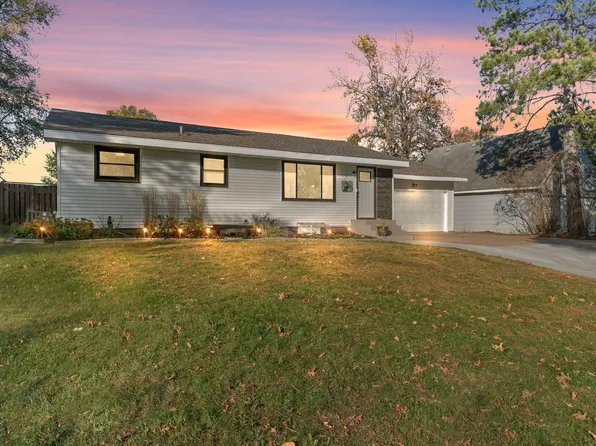 6120 Maple St, North Branch, MN 55056