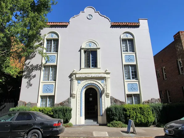 weagw01, 1943 NW Irving St APT 305, Portland, OR 97209