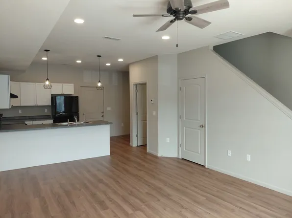 Townhome Apartments, 113 N 6th St #9, Saint Marys, KS 66536