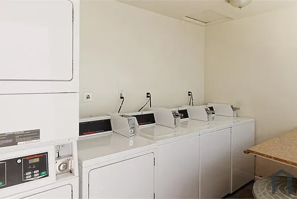 195 E Pacific Ave #2 — Photo 17