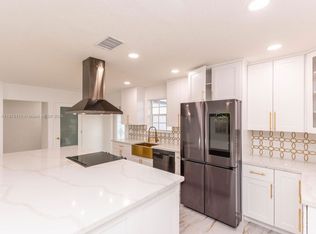 611 SW 64th Way, Hollywood, FL 33023