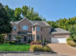 12 Greenbriar Rd, Little Falls, NJ 07424