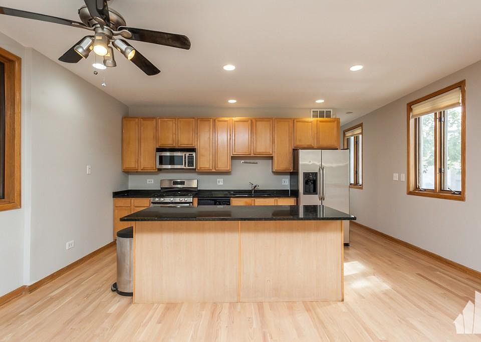 1st image of 1401 N Artesian Ave #Dplxdwn1